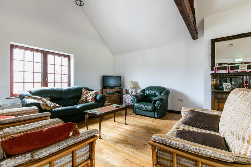 Slemish Barn Hostel Ballymena Extérieur photo